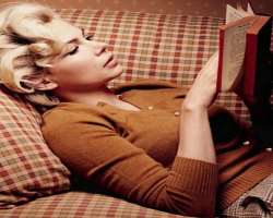 The actress is an avid reader and loves to read in her free time. She also has a hobby of collecting rare books.